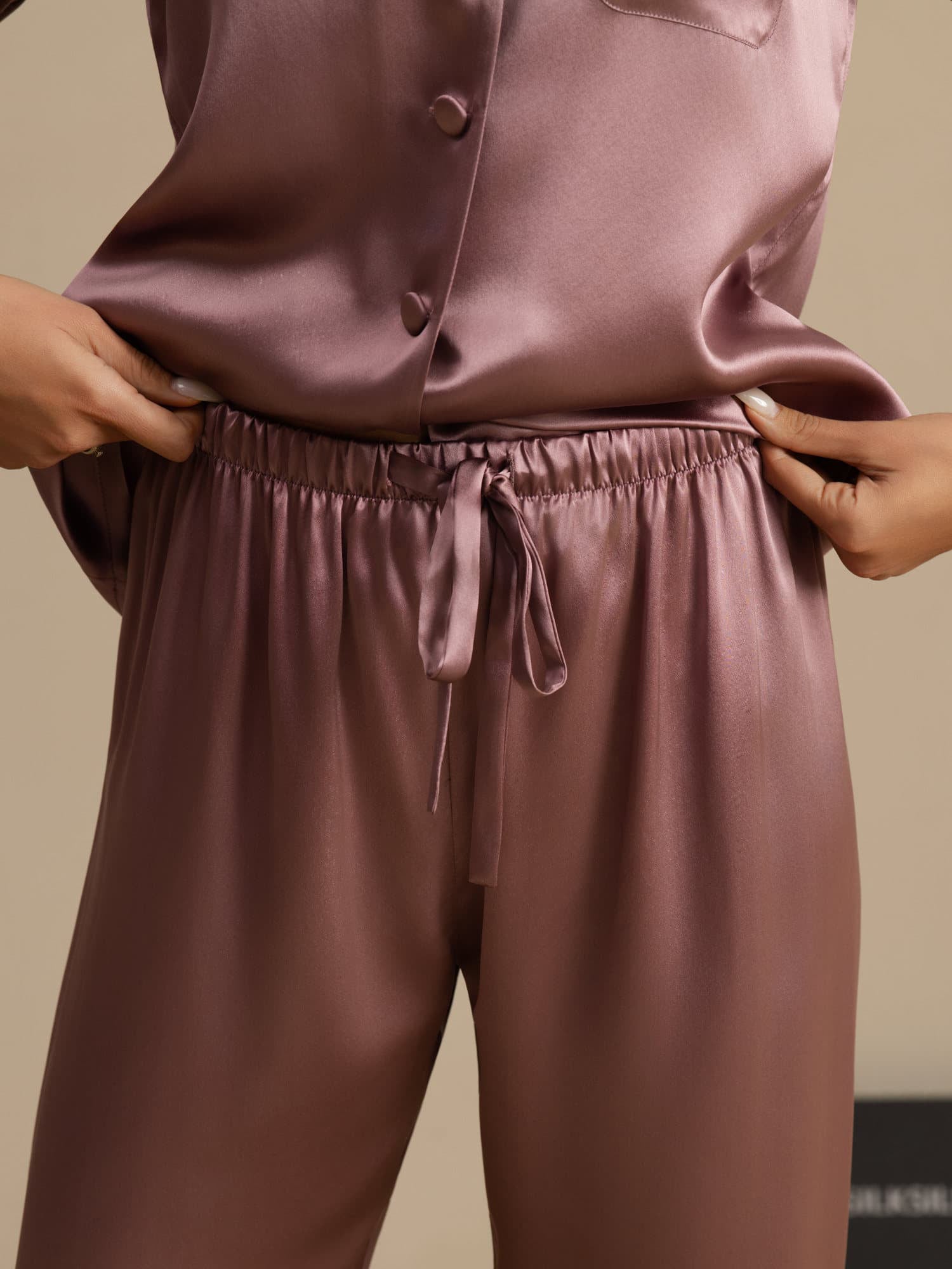 Luxe Satijnen Pyjamaset Moerbeizijde