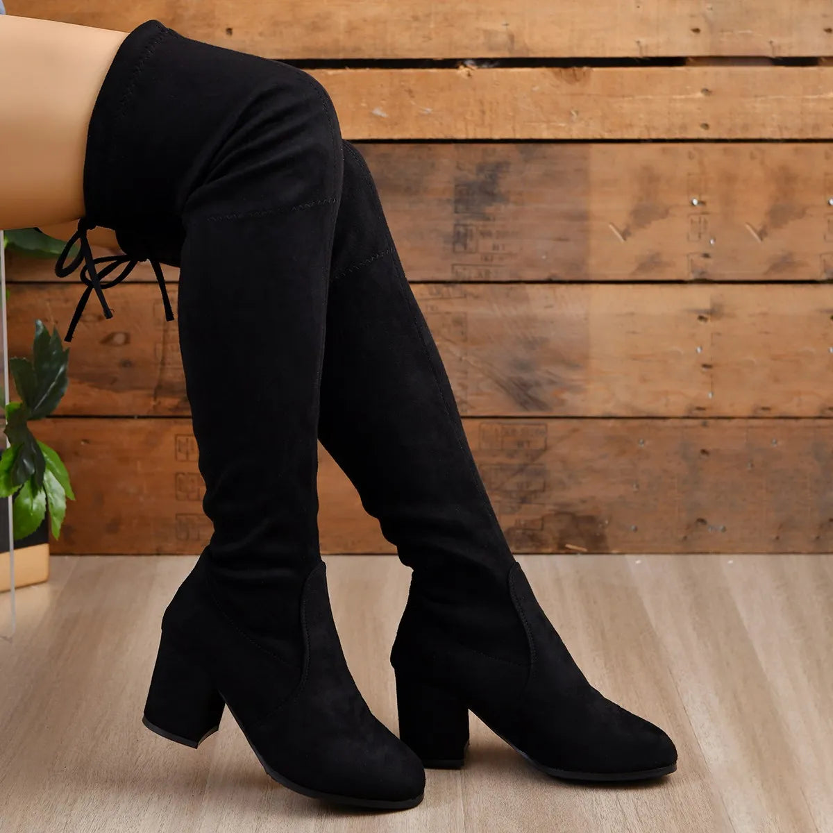 Dames Overknee Laarzen met Blokhak en Elegante Details | Elana