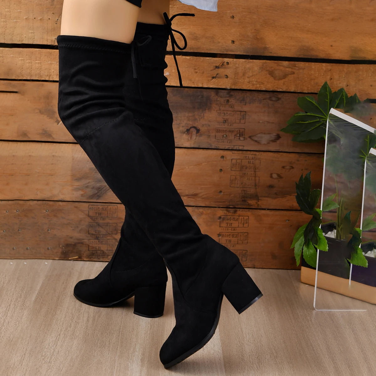 Dames Overknee Laarzen met Blokhak en Elegante Details | Elana