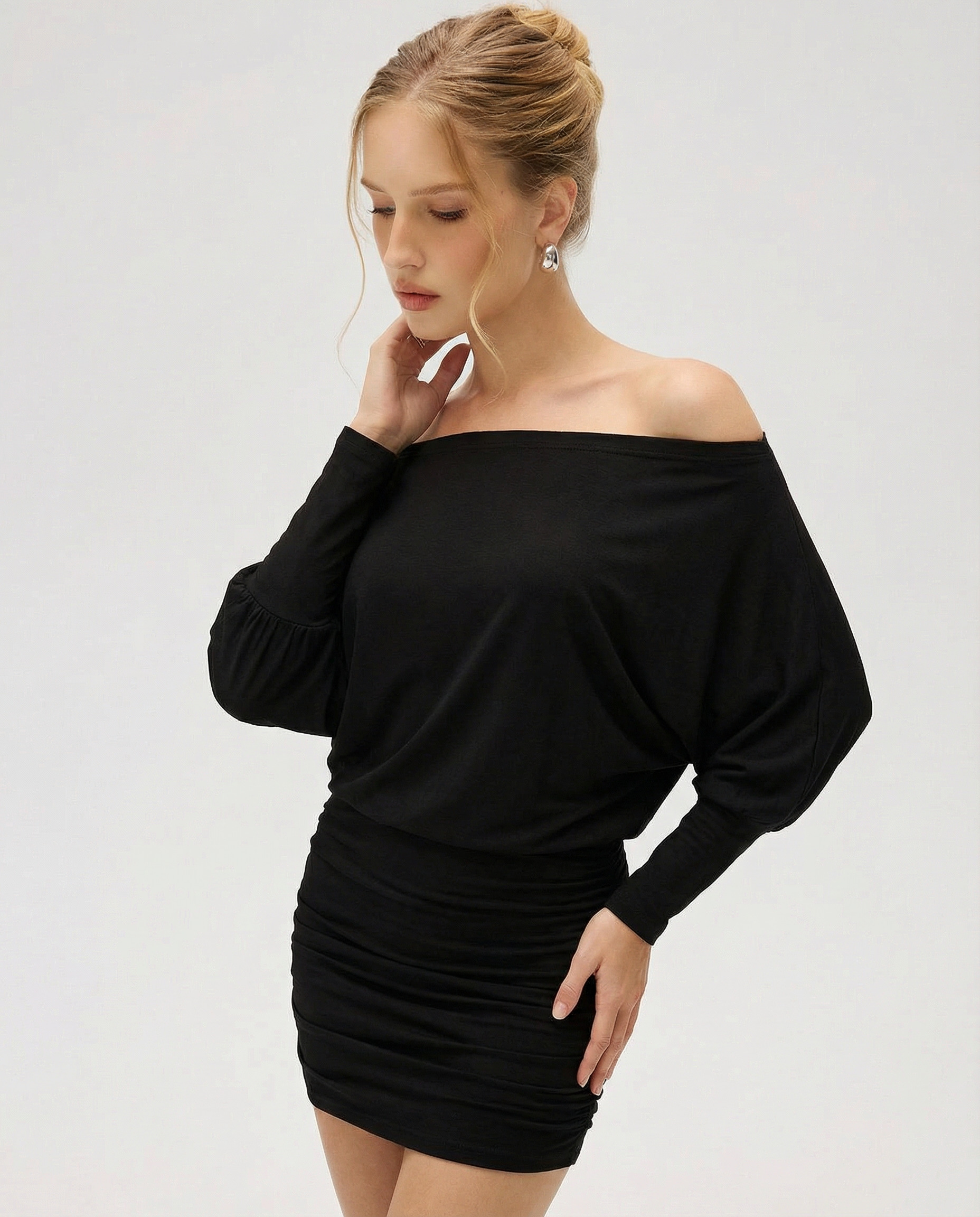 Off Shoulder Mini Jurk met Lange Mouwen