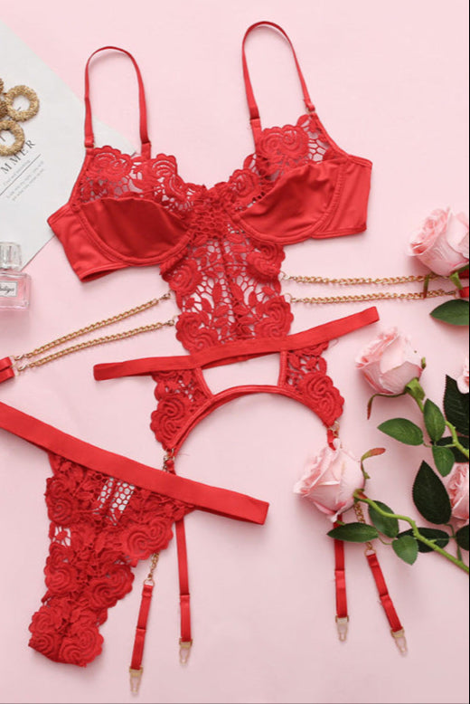 Red Crochet Chain Garter Set - Lingerieset Dames Gehaakte Bloemen – Rood Met Ketting – Luxe