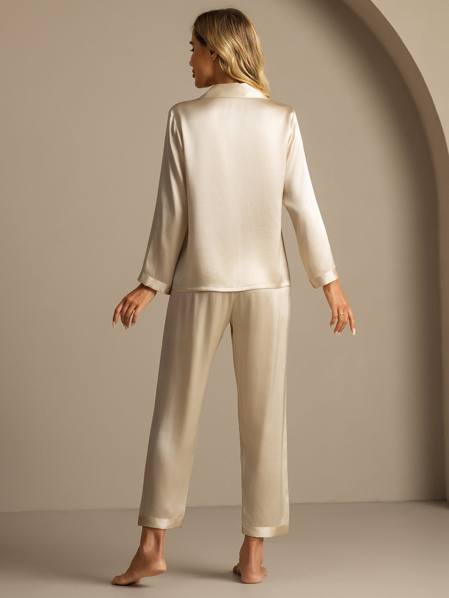 Luxe Satijnen Pyjamaset Knoopsluiting