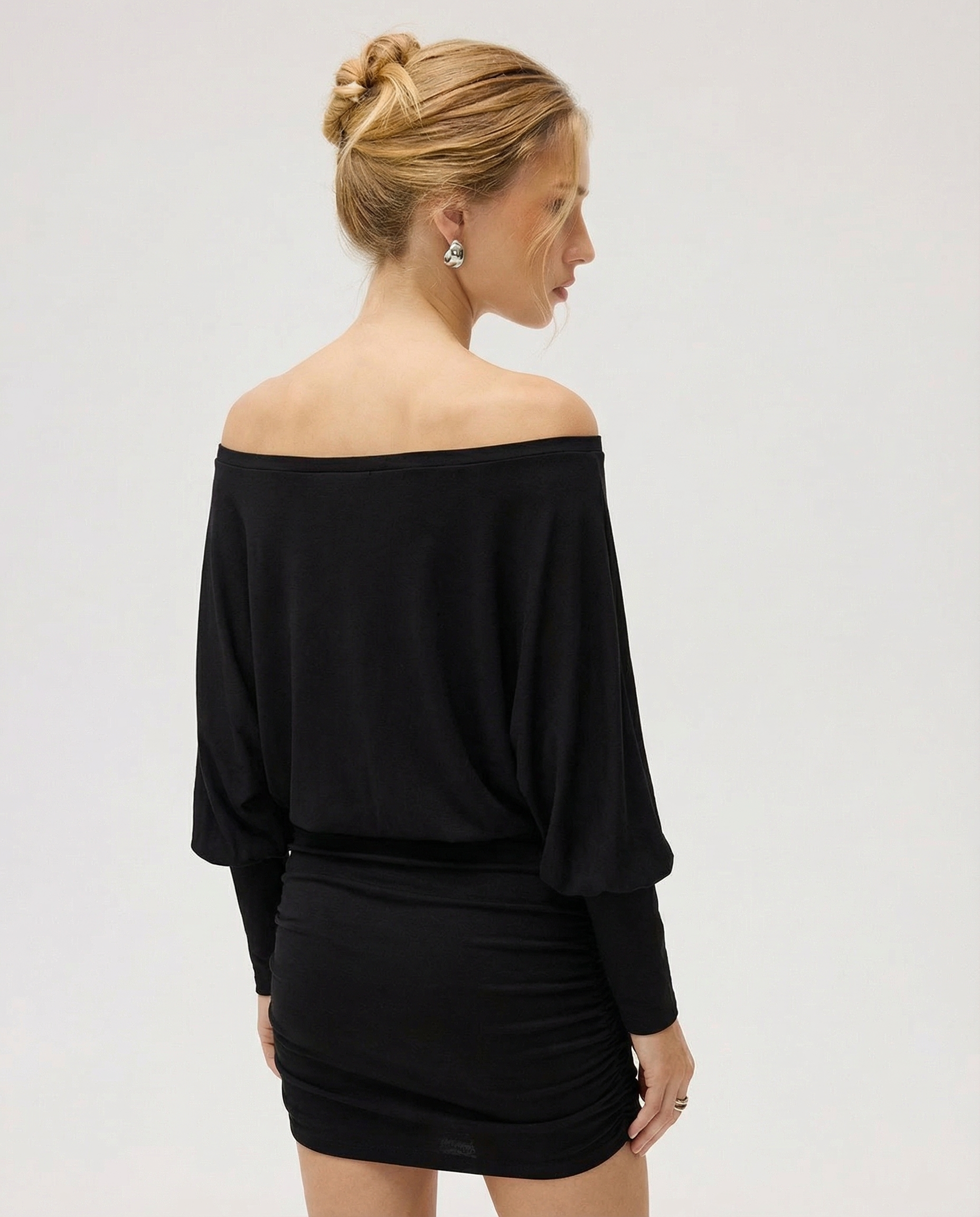 Off Shoulder Mini Jurk met Lange Mouwen