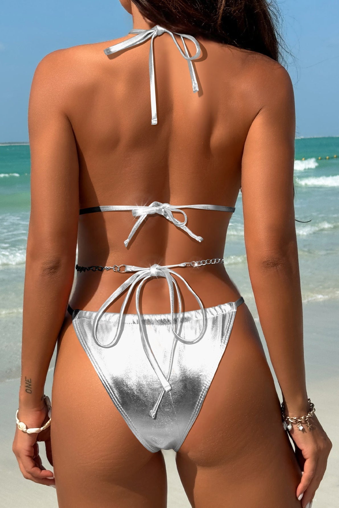 Zilver Metallic Bikini Dames – Triangel Set met Butterfly Chain